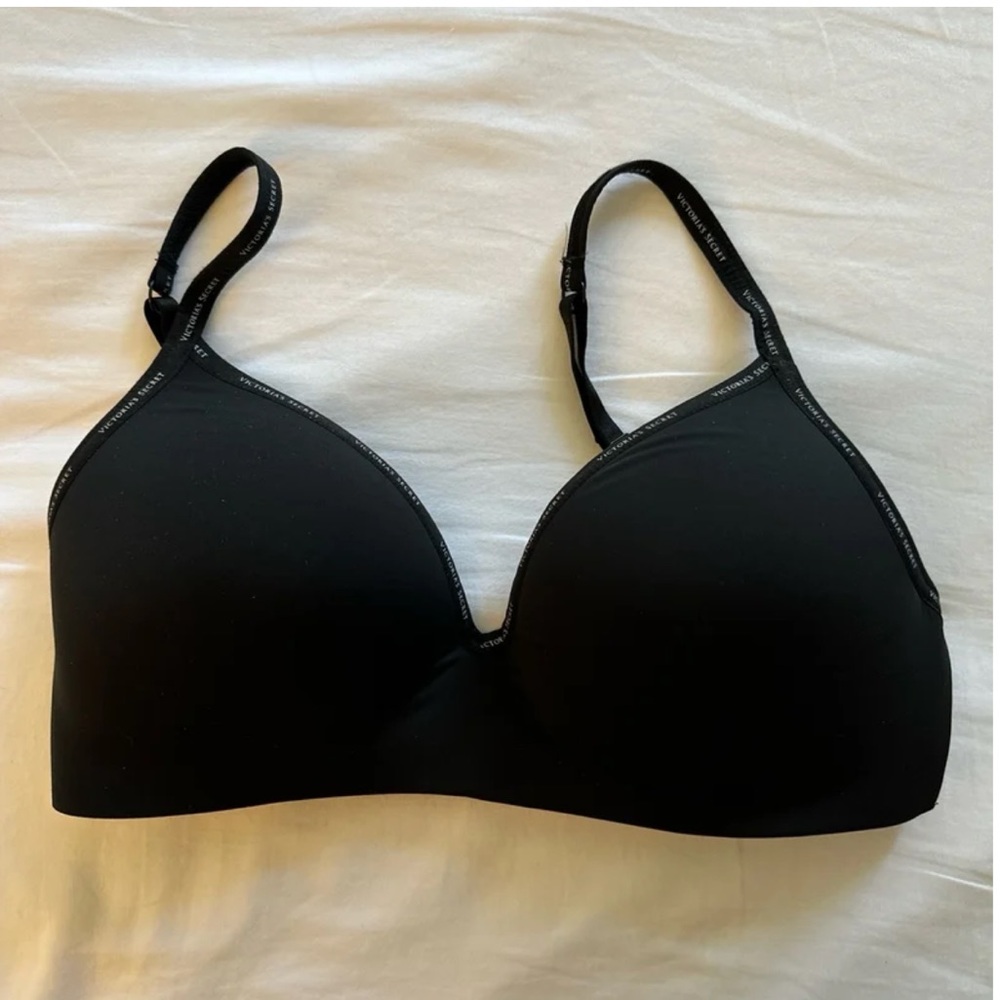 Victoria’s Secret lightly lined wireless T-shirt bra